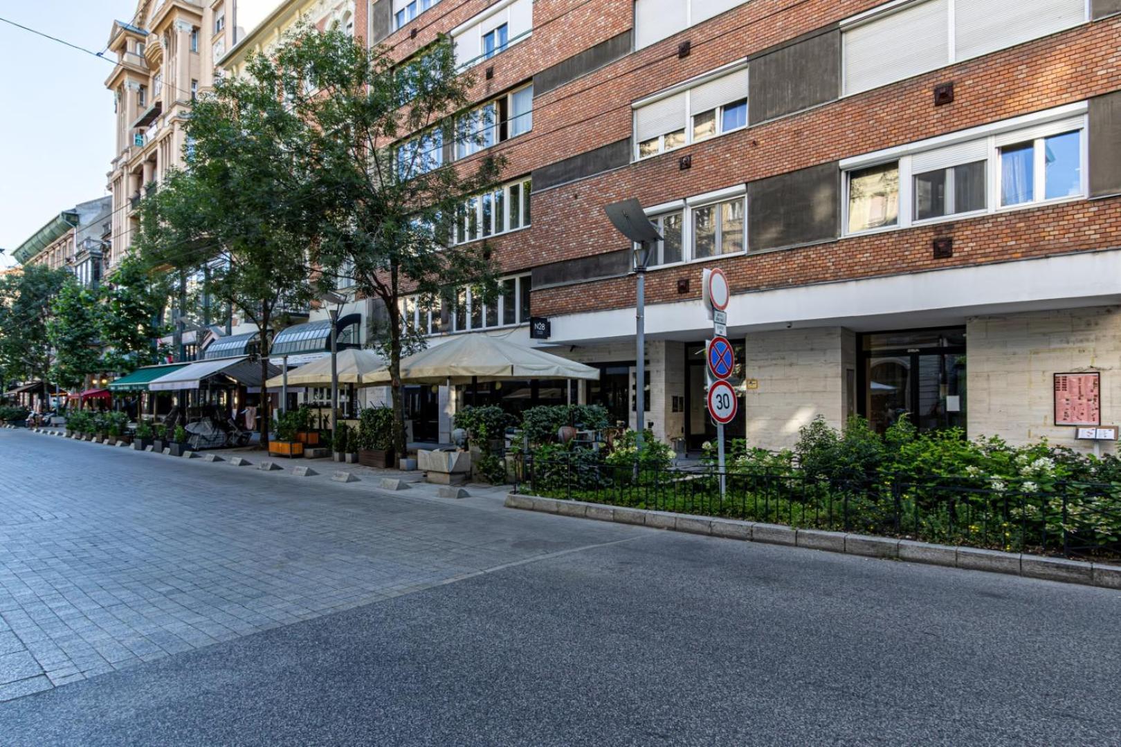 Oasis Apartment On The Broadway With Ac Budapest Extérieur photo
