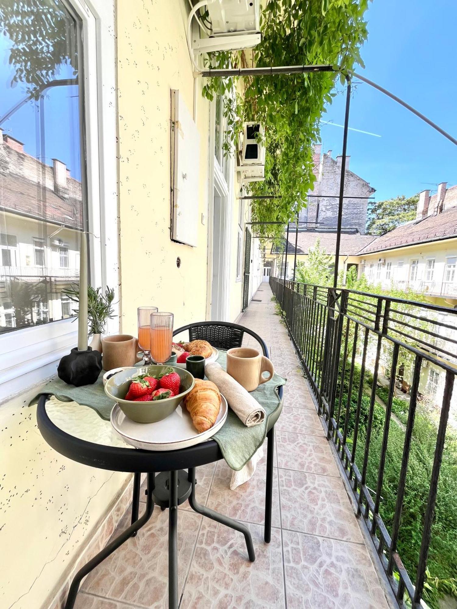 Oasis Apartment On The Broadway With Ac Budapest Extérieur photo